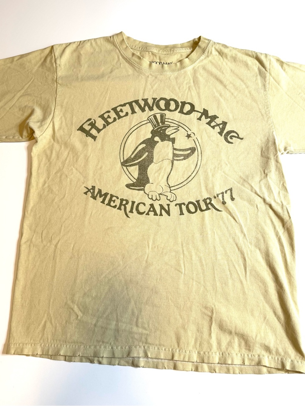 Fleetwood Mac American Tour ’77 Graphic Band Tee Small Cream Vintage Wash unisex